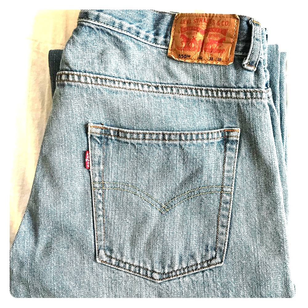 Levi’s 550 cutoff jeans